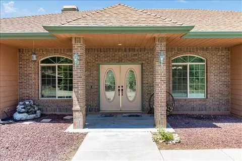 22501 Saddleback Dr, Tehachapi, CA 93561 photo 4