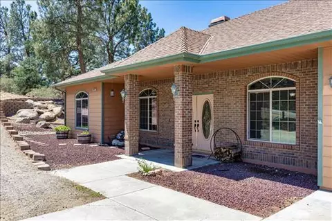 22501 Saddleback Dr, Tehachapi, CA 93561 photo 3