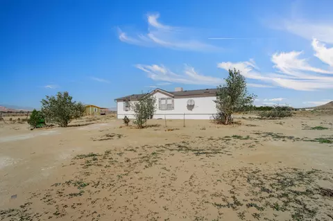 1575 Rawley Hill Ave, Mojave, CA 93501 photo 3