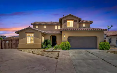 6609 Westmont Ct, Palmdale, CA 93552