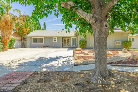 1060 Ave J5 E, Lancaster, CA 93535 photo 2