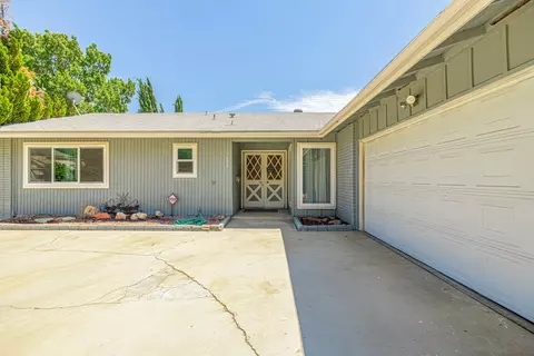 1060 Ave J5 E, Lancaster, CA 93535 photo 3
