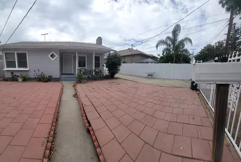 6733 Hinds Ave, North Hollywood, CA 91601