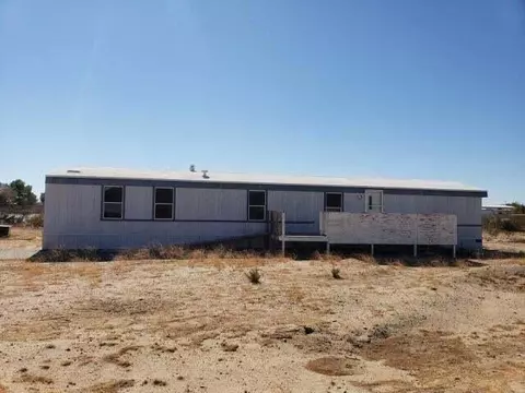 26430 Tuolumne St, Mojave, CA 93501