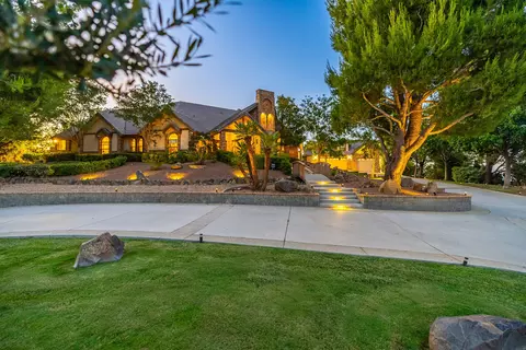 3249 Camino Hermanos, Lancaster, CA 93536
