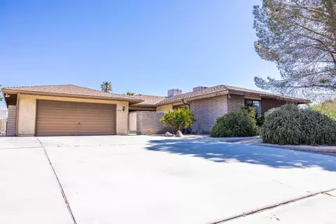 812 Vicki Ave W, Ridgecrest, CA 93555