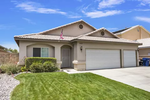 44105 Westridge Dr, Lancaster, CA 93536