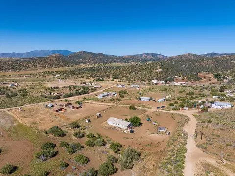 24804 Rodeo Dr, Tehachapi, CA 93561 photo 46