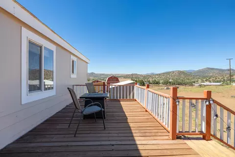 24804 Rodeo Dr, Tehachapi, CA 93561 photo 3