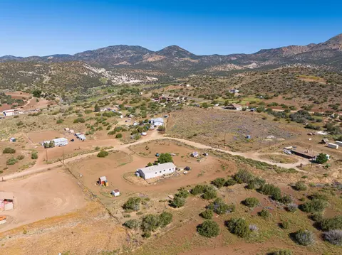 24804 Rodeo Dr, Tehachapi, CA 93561 photo 45