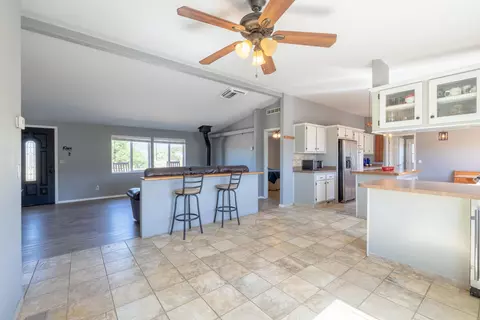 24804 Rodeo Dr, Tehachapi, CA 93561 photo 11