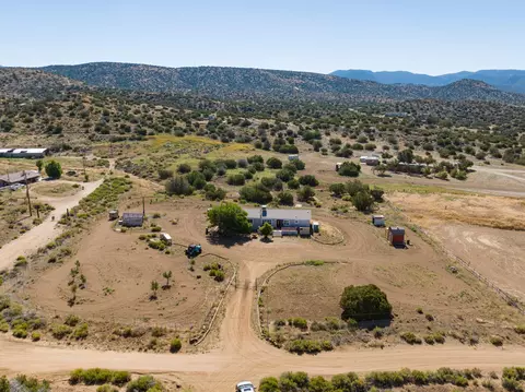 24804 Rodeo Dr, Tehachapi, CA 93561 photo 37