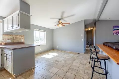 24804 Rodeo Dr, Tehachapi, CA 93561 photo 10