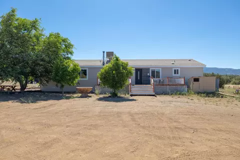 24804 Rodeo Dr, Tehachapi, CA 93561 photo 1