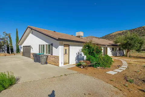 854 Shaner Rd, Palmdale, CA 93551