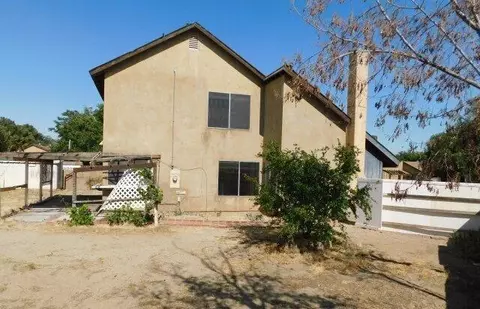 807 Kildare St E, Lancaster, CA 93535 photo 2