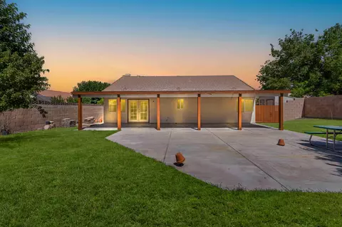 44211 37th St W, Lancaster, CA 93536 photo 2