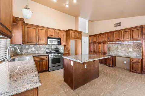 44211 37th St W, Lancaster, CA 93536 photo 8