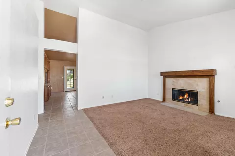 44211 37th St W, Lancaster, CA 93536 photo 3