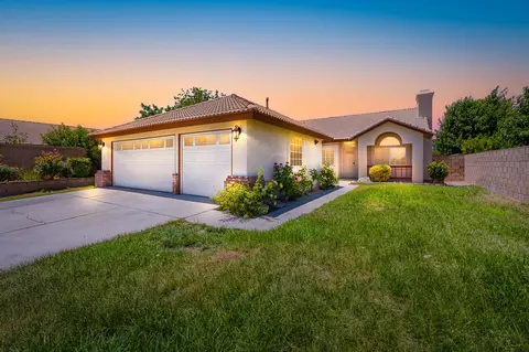 44211 37th St W, Lancaster, CA 93536