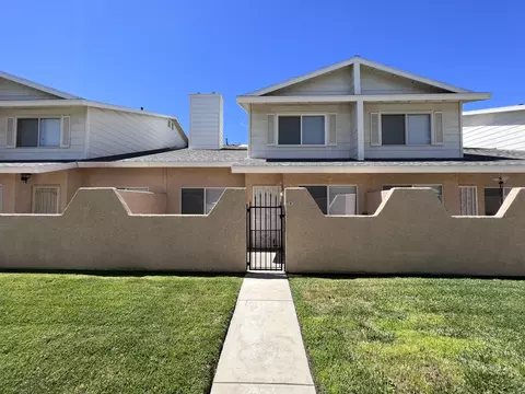 39227 10th St W UNIT E, Palmdale, CA 93551