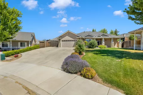1316 Tara Ct, Tehachapi, CA 93561