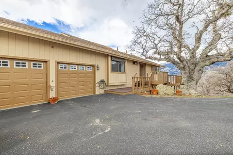 27080 Oakflat Dr, Tehachapi, CA 93561 photo 3