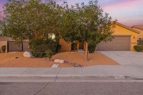 43122 Fleetwood Dr, Lancaster, CA 93535