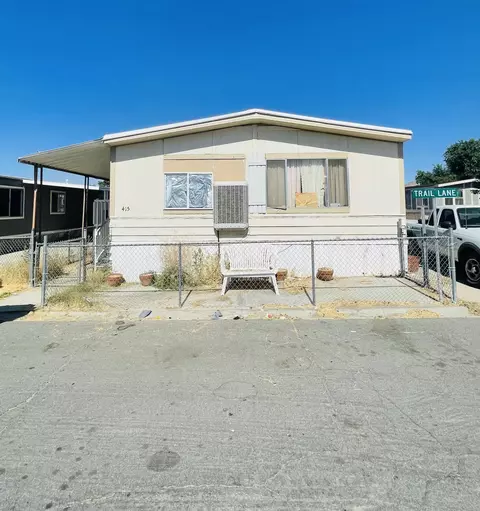 3300 15th St W #415, Rosamond, CA 93560
