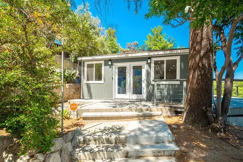 10228 Sunland Blvd, Sunland, CA 91040
