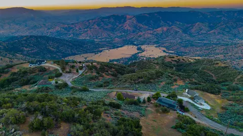 24751 Diamond Ct, Tehachapi, CA 93561 photo 2