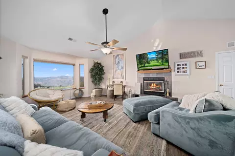24751 Diamond Ct, Tehachapi, CA 93561