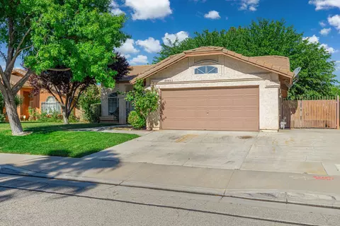 44853 13th St E, Lancaster, CA 93535 photo 2