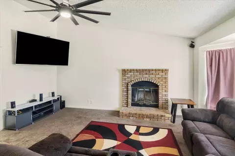 2316 Thomas Ave, Palmdale, CA 93550 photo 4