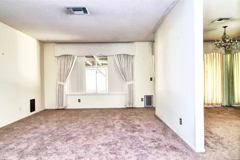 1154 Lingard St E, Lancaster, CA 93535 photo 3
