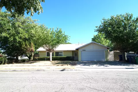 1154 Lingard St E, Lancaster, CA 93535