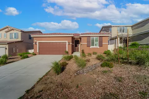 37318 Wisteria Dr, Palmdale, CA 93551