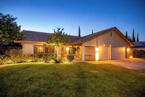 449 Fantasy St, Palmdale, CA 93551