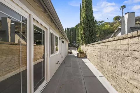 27322 Garza Dr, Saugus, CA 91350 photo 43