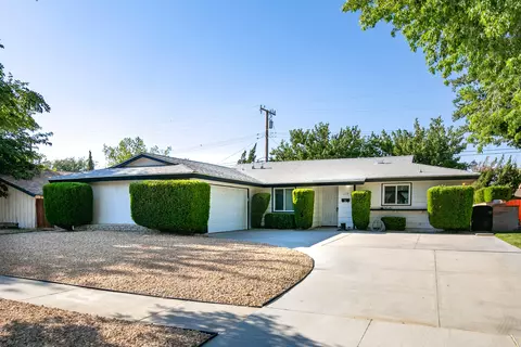 1717 Jenner St W, Lancaster, CA 93534