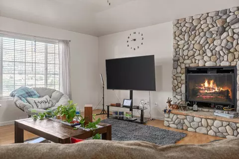 20600 Ridgecrest Dr, Tehachapi, CA 93561 photo 10