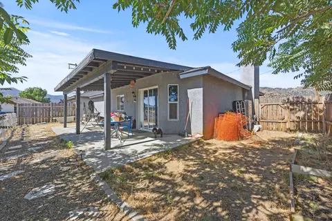 20600 Ridgecrest Dr, Tehachapi, CA 93561 photo 3