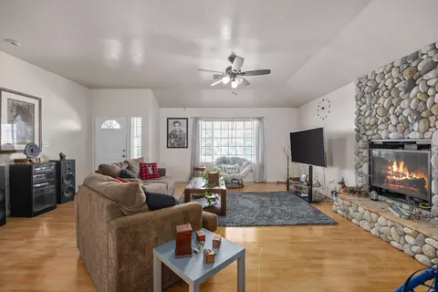 20600 Ridgecrest Dr, Tehachapi, CA 93561 photo 11