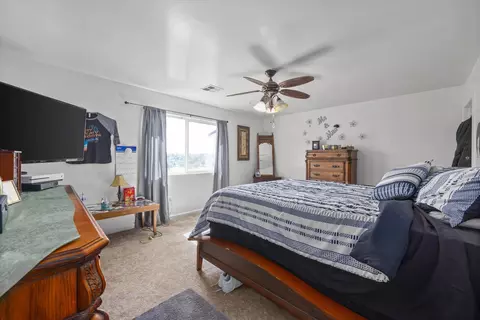 20600 Ridgecrest Dr, Tehachapi, CA 93561 photo 21
