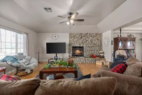 20600 Ridgecrest Dr, Tehachapi, CA 93561 photo 8
