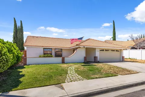 4526 Paseo Hermoso, Palmdale, CA 93551