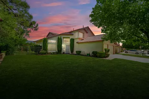 2035 Sandstone Ct, Palmdale, CA 93551