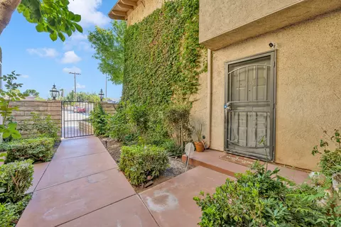1015 Beechdale Dr, Palmdale, CA 93551 photo 2