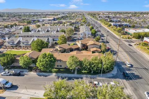 1015 Beechdale Dr, Palmdale, CA 93551 photo 7