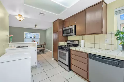 1015 Beechdale Dr, Palmdale, CA 93551 photo 11